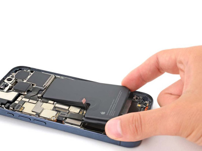 Замена аккумулятора iPhone 15 Pro