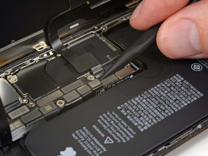 Ремонт материнской платы iPhone Xr