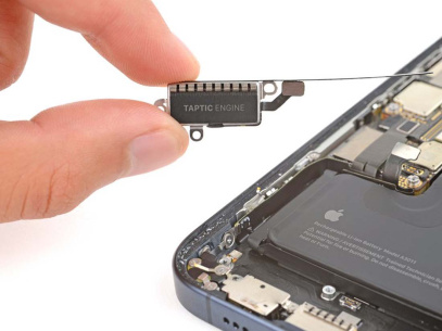 Замена вибромотора iPhone 15 Pro Max