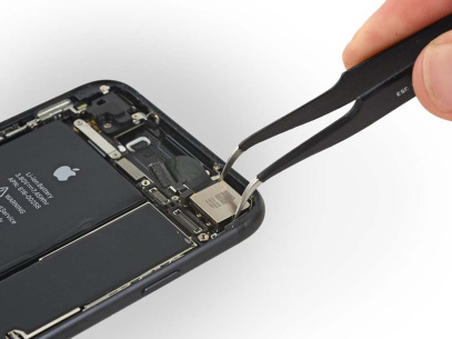 Замена фронтальной камеры iPhone 7