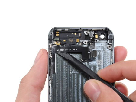 Замена шлейфа кнопок громкости и включения iPhone 5s